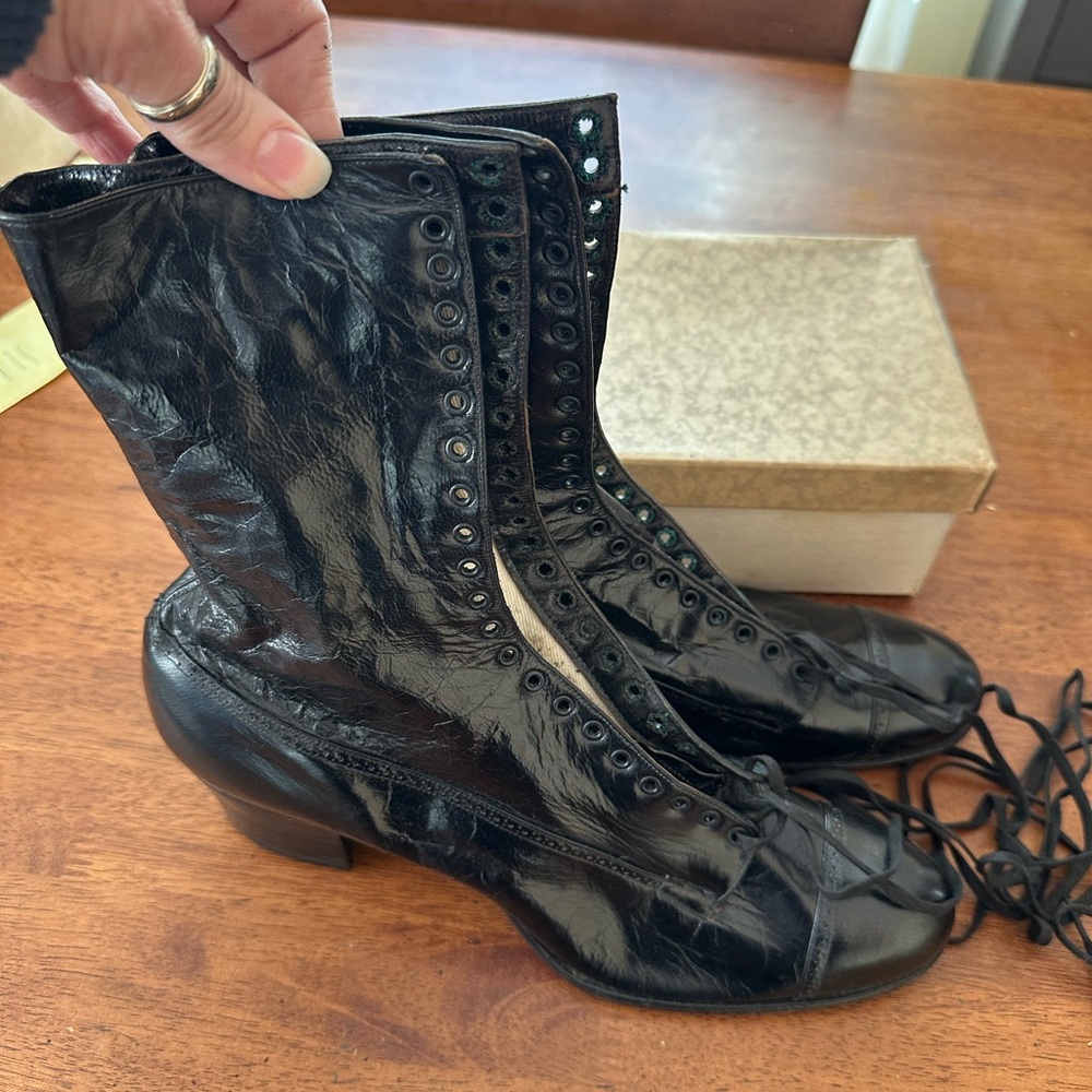 Antique Vintage 1900s Black Lace-Up Women's Boots witch goth Victorian Edwardian